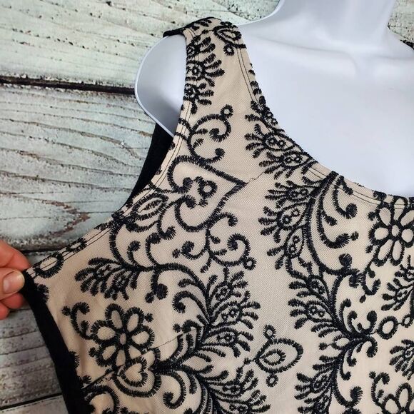 Maurices Plus Size 2 Black Lace Overlay Tank Top Sleeveless Blouse - Picture 2 of 6